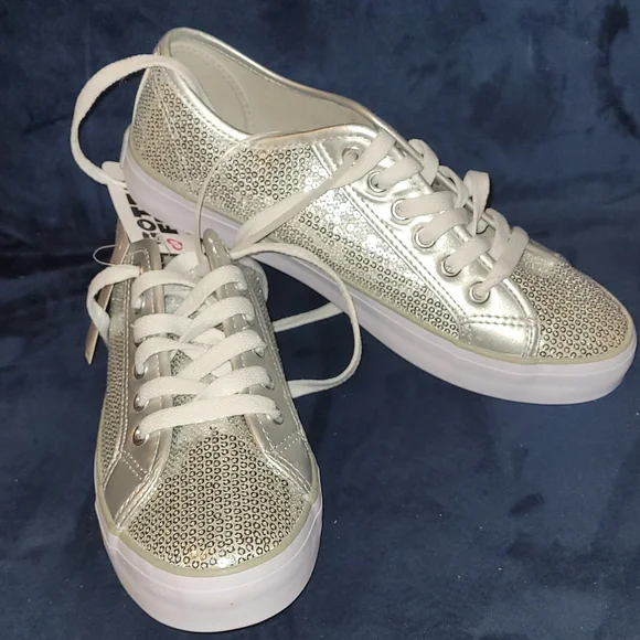 New GOTTA FLURT mini sequin styled sneaker set  size 7.5(you get them both) - Picture 8 of 8